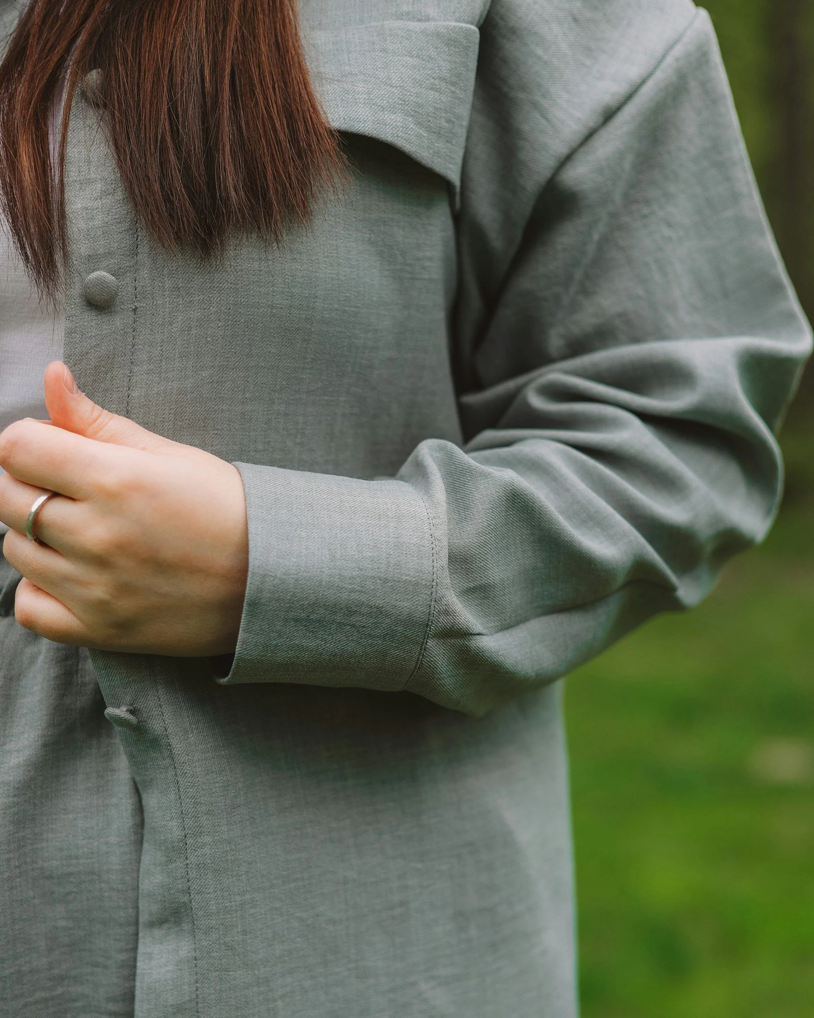 A person holding the hand out